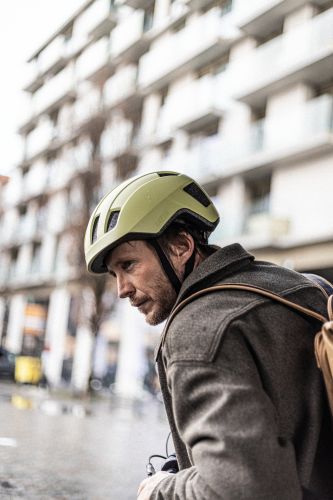 Lazer велошолом з переробленого матеріалу