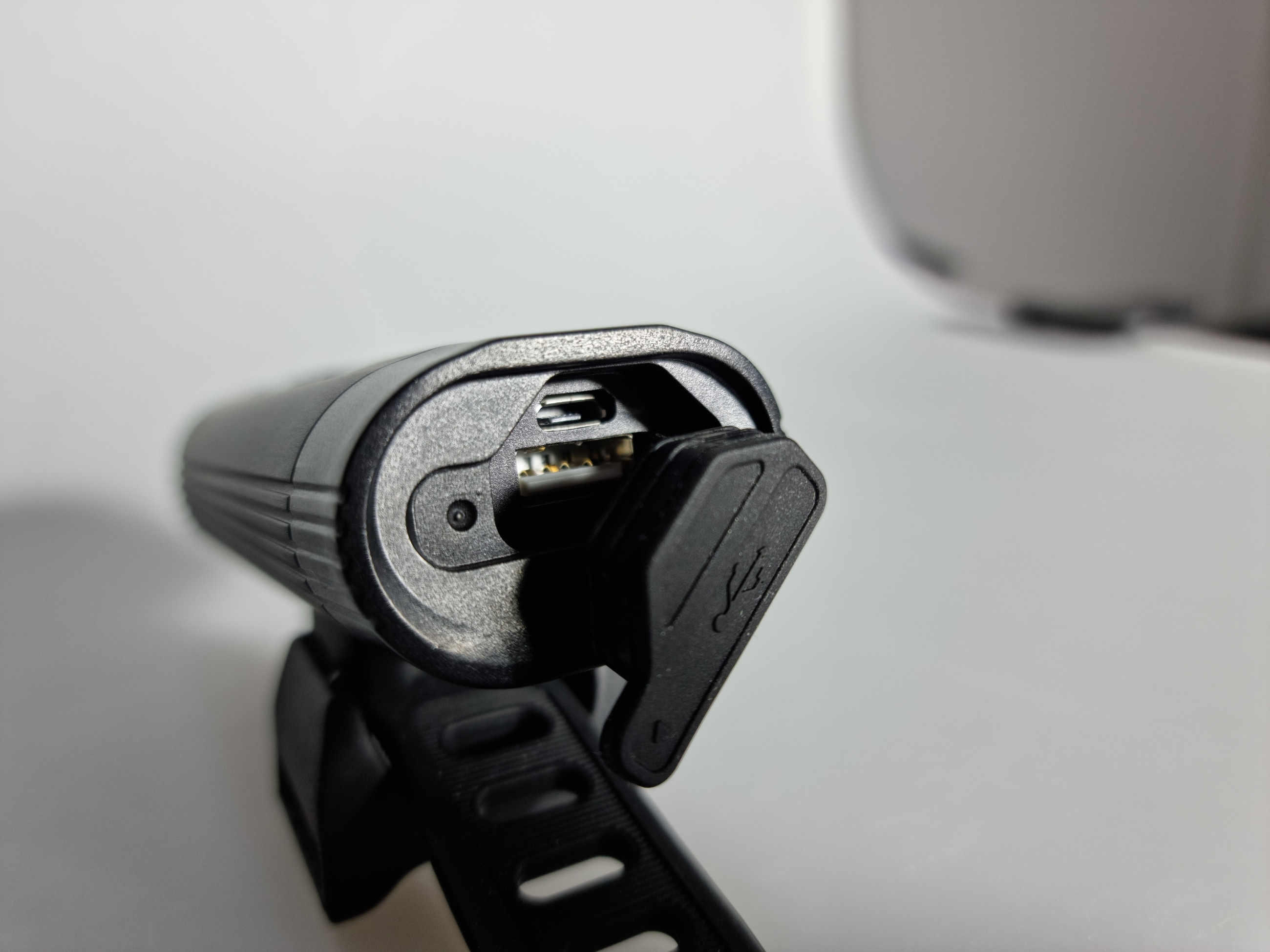 велофара на акумуляторі ONRIDE Rouse 30