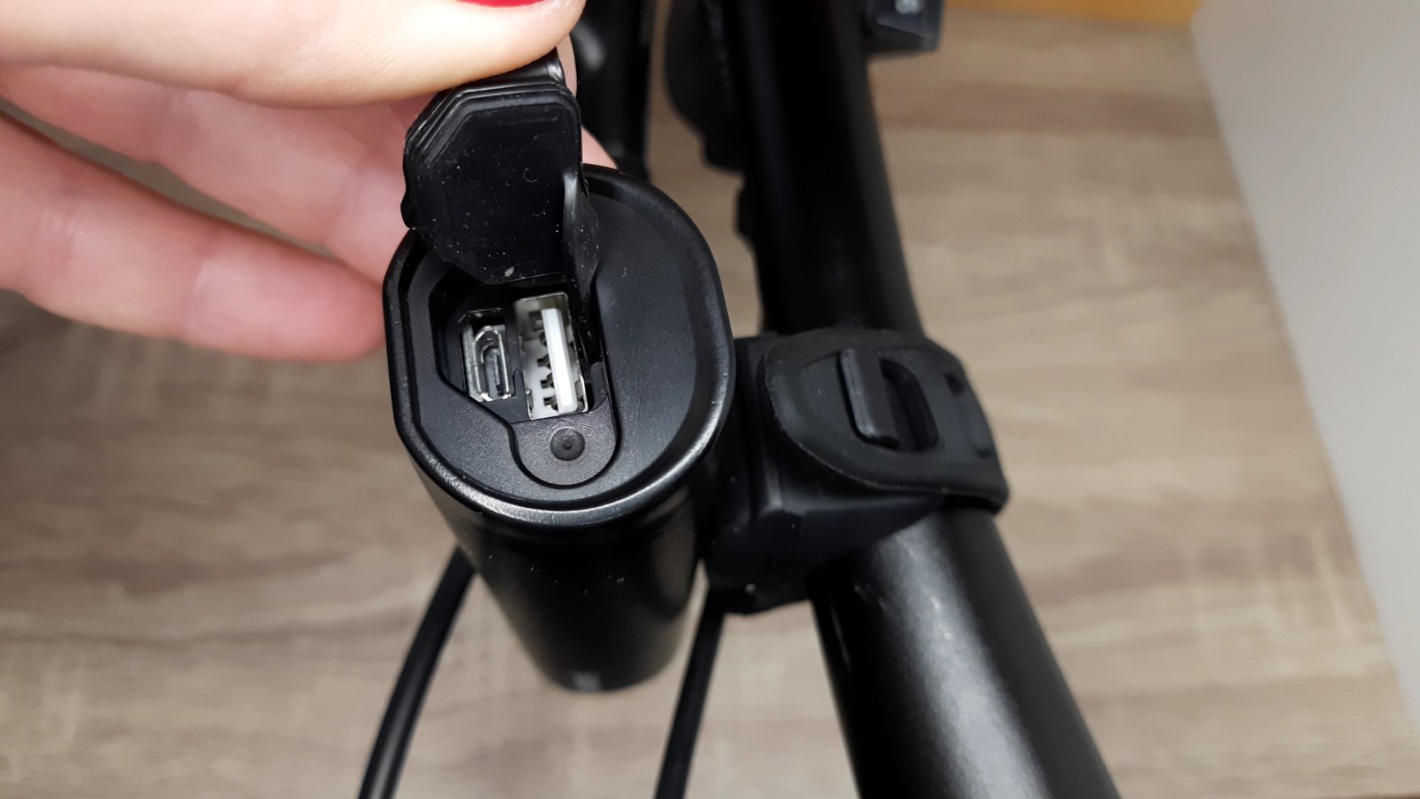Велофара на акумуляторі ONRIDE Rouse 20